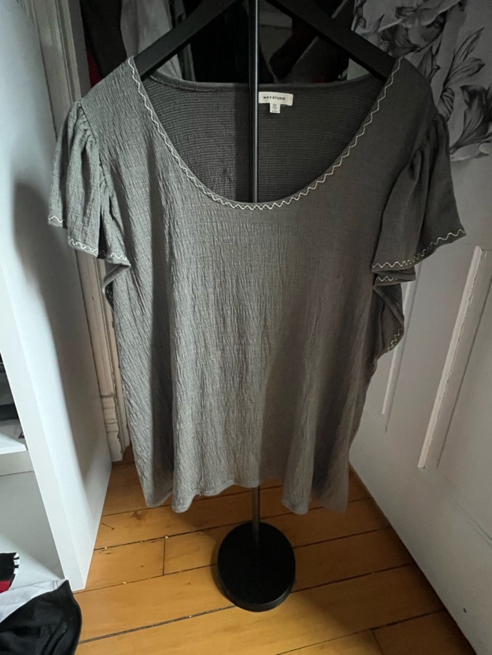 Madewell Olive Gray Scoop Neck Flutter Sleeve Blouse. 2x